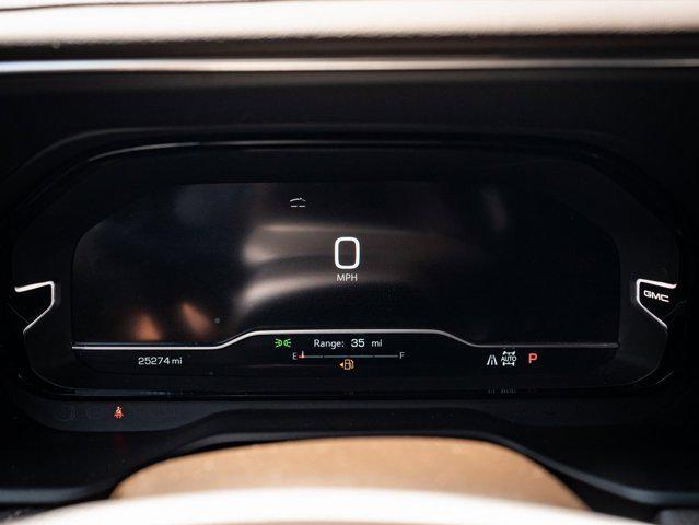 Photo of 2024 Summit White GMC Yukon