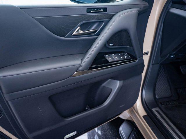 2025 Lexus LX photo 17