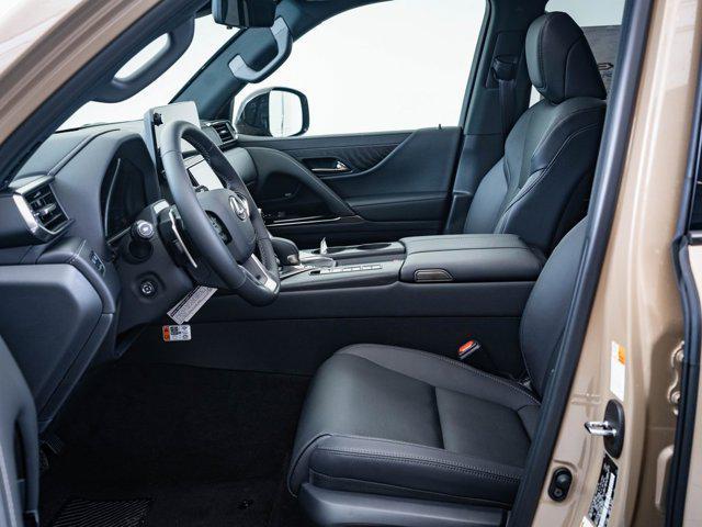 2025 Lexus LX photo 4