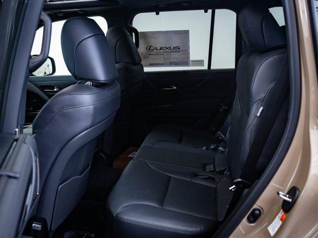 2025 Lexus LX photo 22