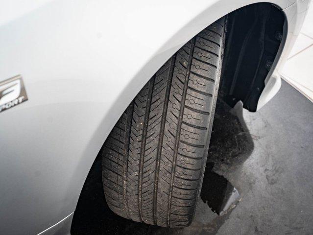 Photo of 2016 Silver Lining Metallic Lexus RC 350
