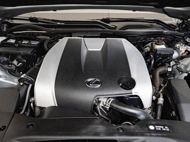 Photo of 2016 Silver Lining Metallic Lexus RC 350