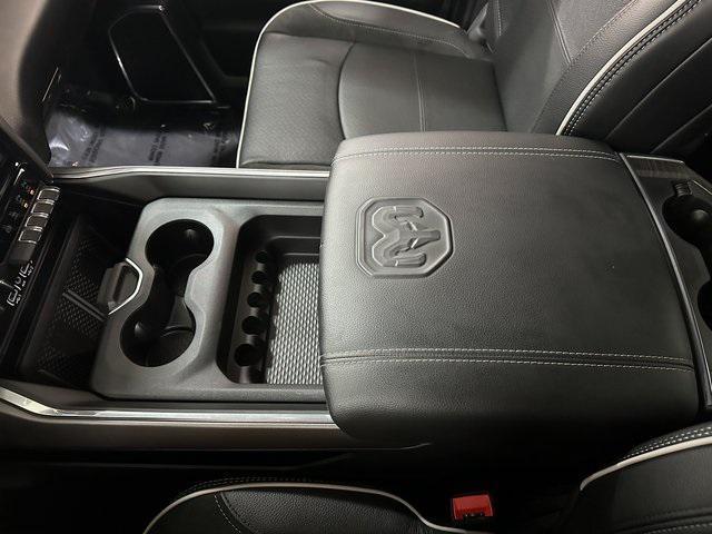Photo of 2025 Granite Crystal Metallic Clearcoat RAM 3500