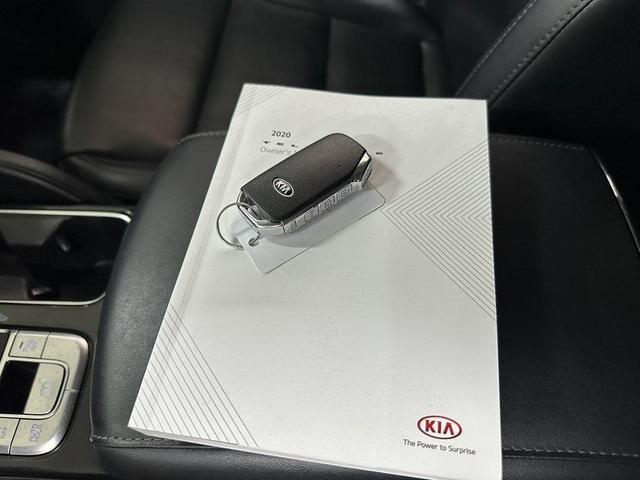 Photo of 2020 Snow White Pearl Kia Telluride