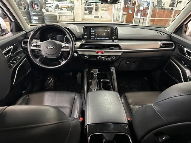 Photo of 2020 Snow White Pearl Kia Telluride