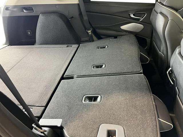 Photo of 2025 Solar Silver Metallic Acura RDX