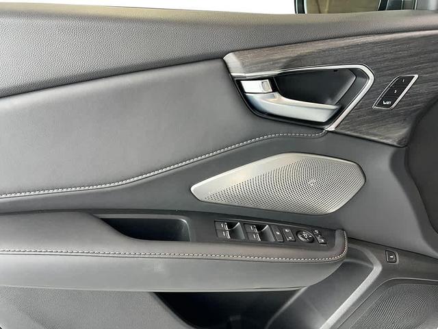 Photo of 2025 Solar Silver Metallic Acura RDX