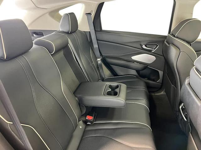 Photo of 2025 Solar Silver Metallic Acura RDX
