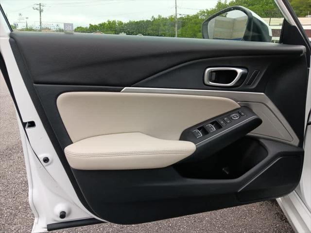 Photo of 2023 Platinum White Pearl Acura Integra