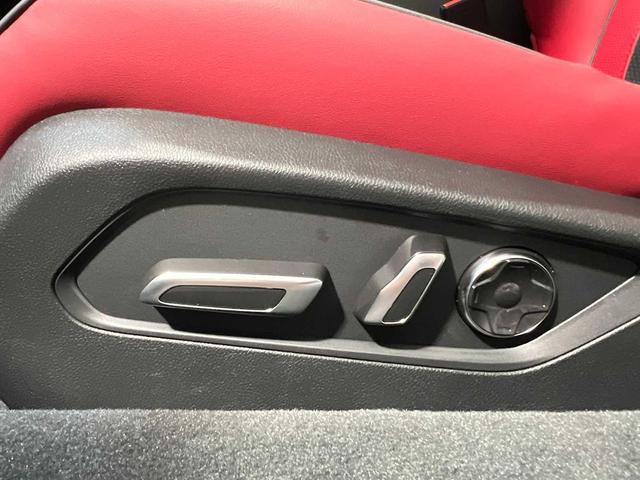 Photo of 2025 Platinum White Pearl Acura TLX