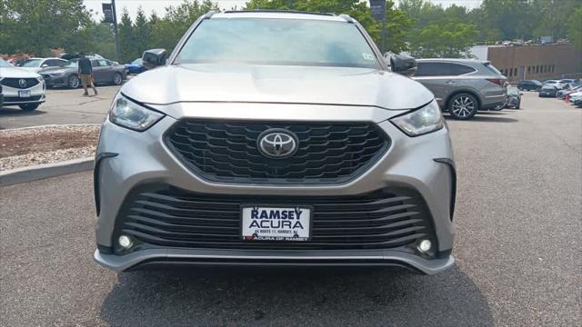 Photo of 2023 Celestial Silver Metallic Toyota Highlander