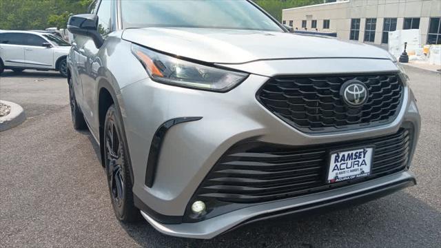 Photo of 2023 Celestial Silver Metallic Toyota Highlander