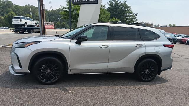 Photo of 2023 Celestial Silver Metallic Toyota Highlander
