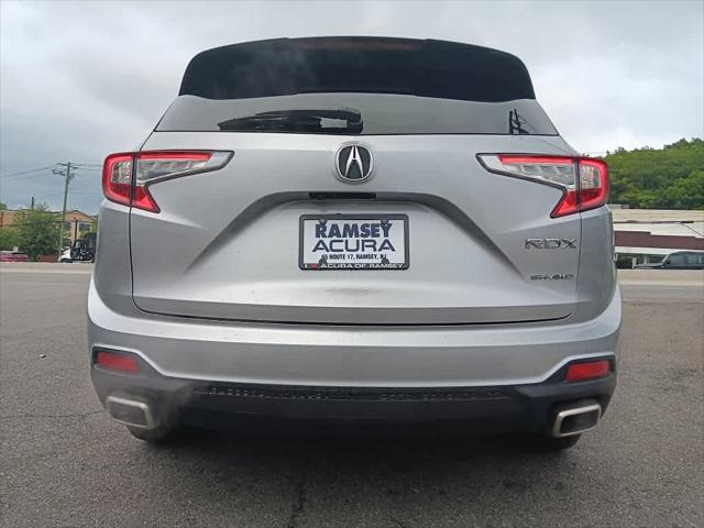 Photo of 2023 Lunar Silver Metallic Acura RDX