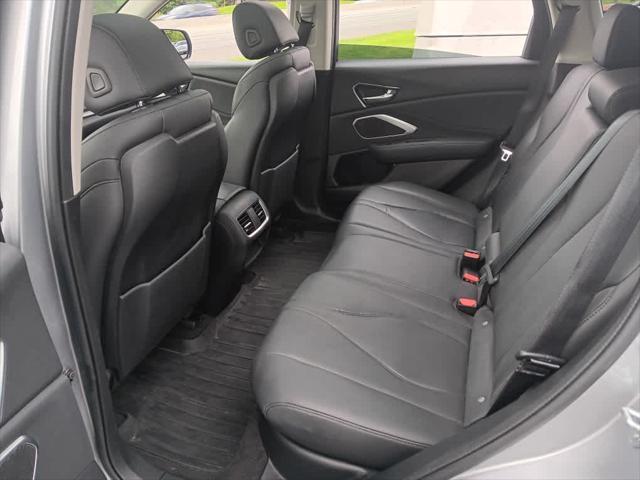 Photo of 2023 Lunar Silver Metallic Acura RDX