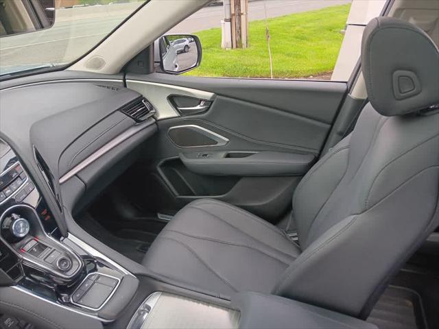 Photo of 2023 Lunar Silver Metallic Acura RDX