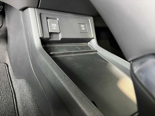 Photo of 2025 Majestic Black Pearl Acura RDX