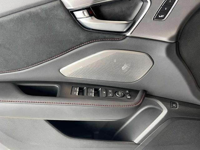 Photo of 2025 Urban Gray Pearl Acura RDX