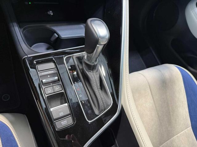 Photo of 2025 Platinum White Pearl Acura ADX