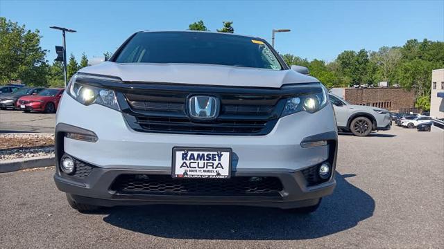 Photo of 2022 Sonic Gray Pearl Honda Pilot