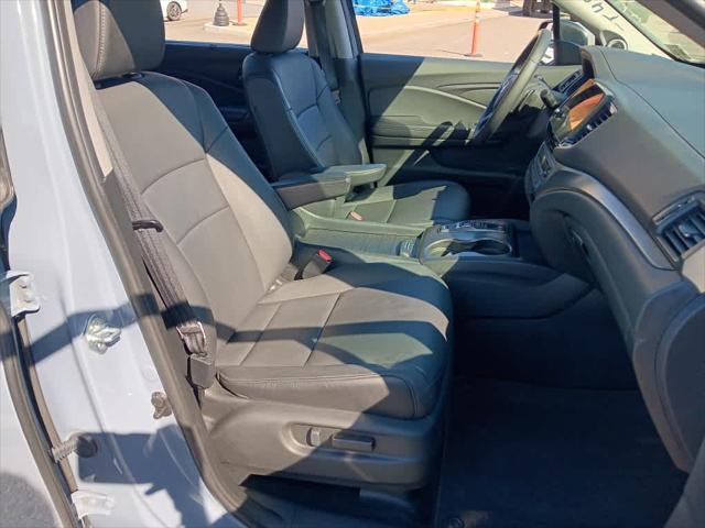 Photo of 2022 Sonic Gray Pearl Honda Pilot