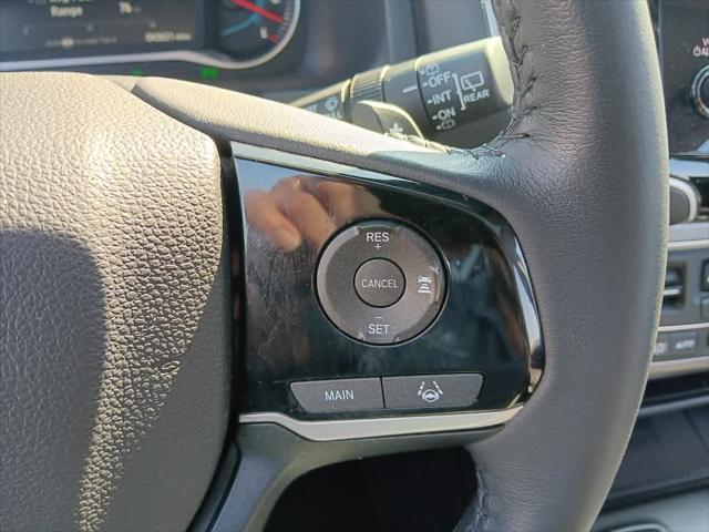 Photo of 2022 Sonic Gray Pearl Honda Pilot