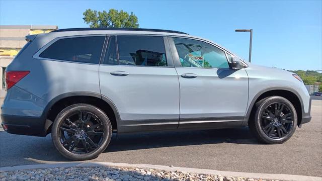 Photo of 2022 Sonic Gray Pearl Honda Pilot