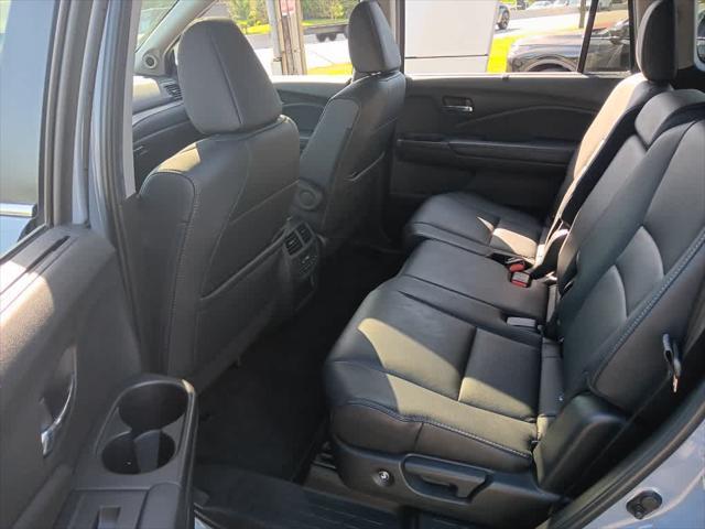 Photo of 2022 Sonic Gray Pearl Honda Pilot