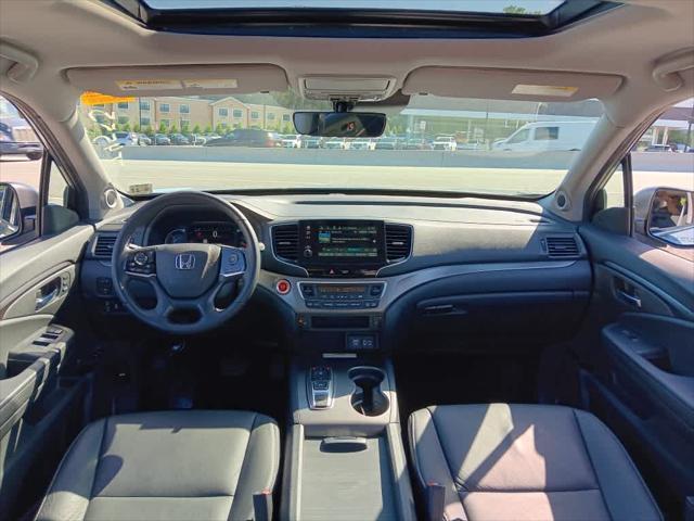 Photo of 2022 Sonic Gray Pearl Honda Pilot