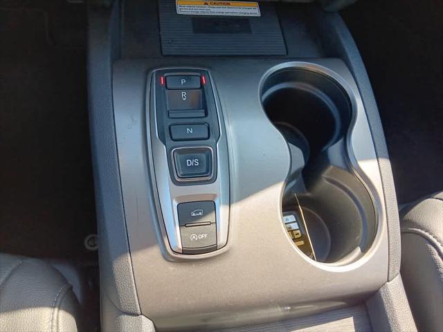Photo of 2022 Sonic Gray Pearl Honda Pilot