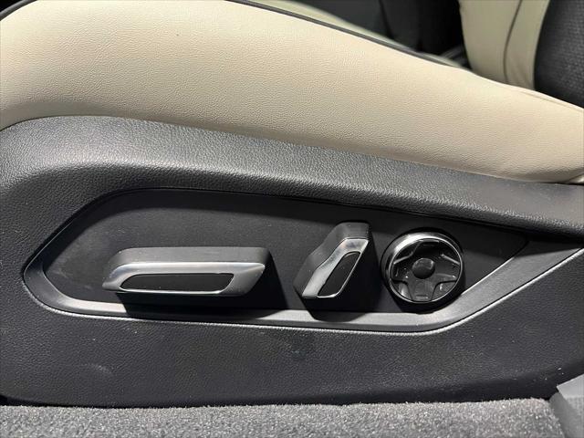 Photo of 2025 Apex Blue Pearl Acura TLX