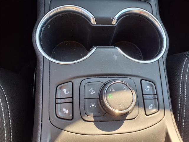 Photo of 2022 Summit White Gaz GMC Terrain
