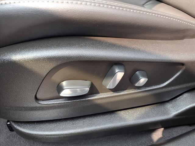 Photo of 2022 Stellar Black Metallic Gb8 Cadillac XT5