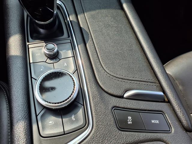 Photo of 2022 Stellar Black Metallic Gb8 Cadillac XT5