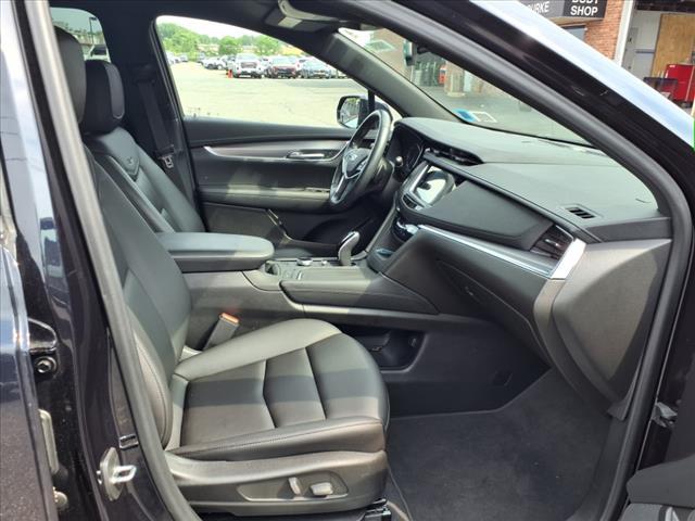 Photo of 2022 Dark Moon Blue Metallic Cadillac XT5