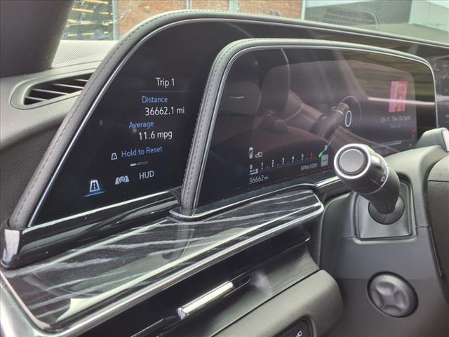 Photo of 2022 Crystal White Tricoat G1w Cadillac Escalade ESV