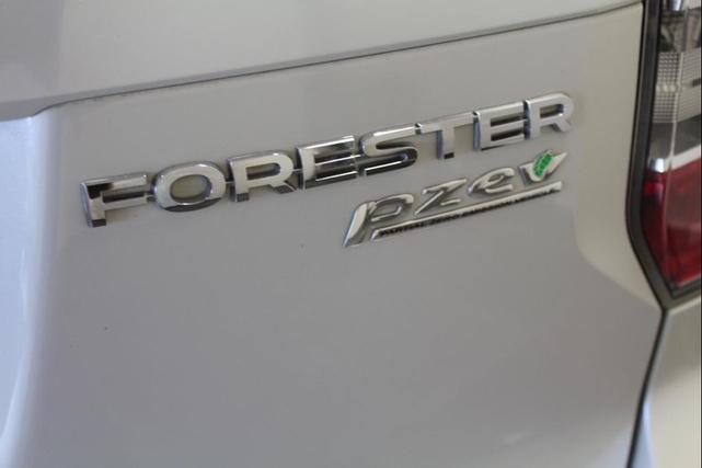Photo of 2015 Satin White Pearl Subaru Forester