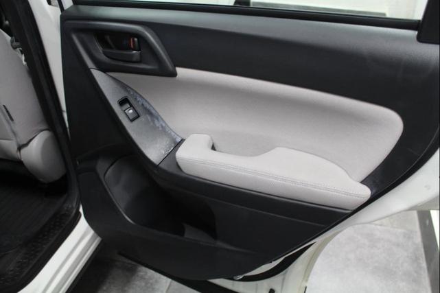 Photo of 2015 Satin White Pearl Subaru Forester