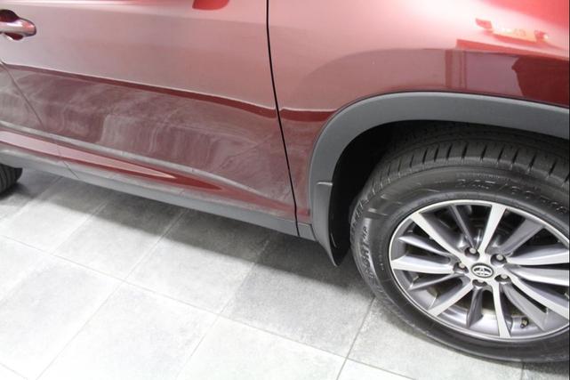 Photo of 2019 Ooh La La Rouge Mica Toyota Highlander