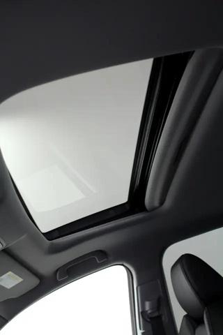 Photo of 2017 Pearl White Acura MDX