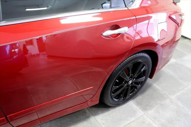 Photo of 2017 Maroon Nissan Altima