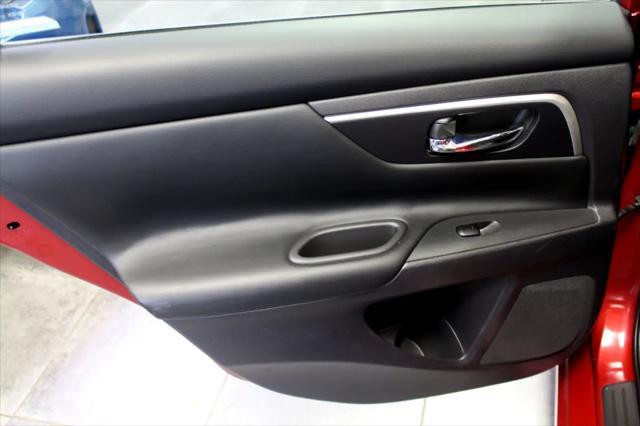 Photo of 2017 Maroon Nissan Altima