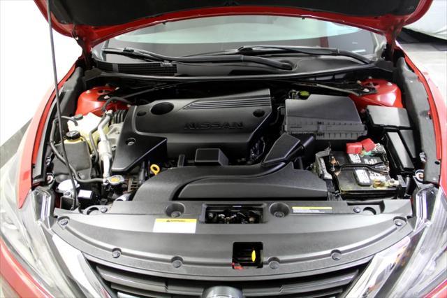 Photo of 2017 Maroon Nissan Altima