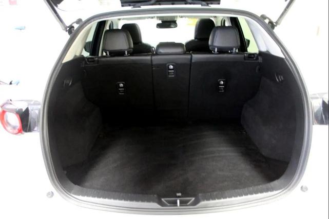 Photo of 2018 Pearl White Mazda CX-5