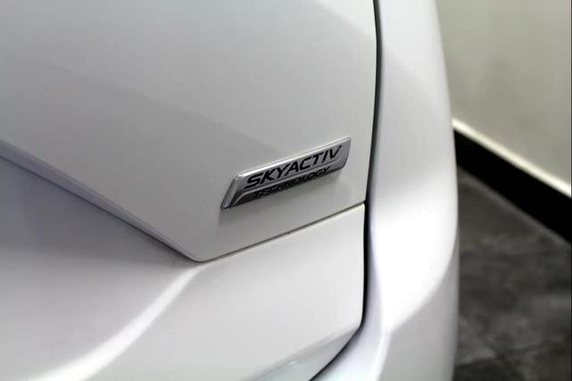 Photo of 2018 Pearl White Mazda CX-5