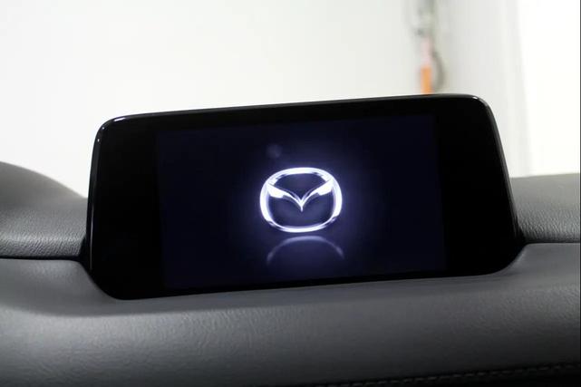 Photo of 2018 Pearl White Mazda CX-5