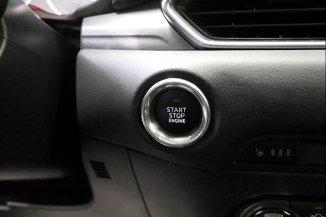 Photo of 2018 Pearl White Mazda CX-5