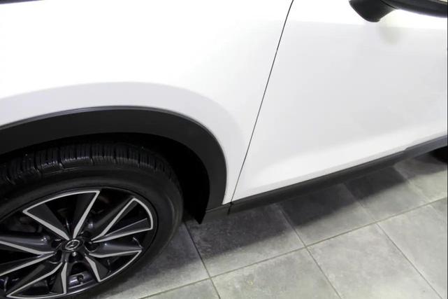Photo of 2018 Pearl White Mazda CX-5