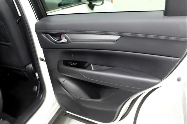 Photo of 2018 Pearl White Mazda CX-5