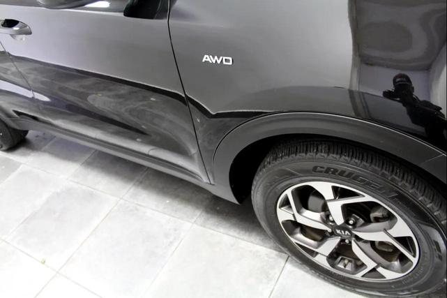 Photo of 2022 Black Cherry Kia Sportage